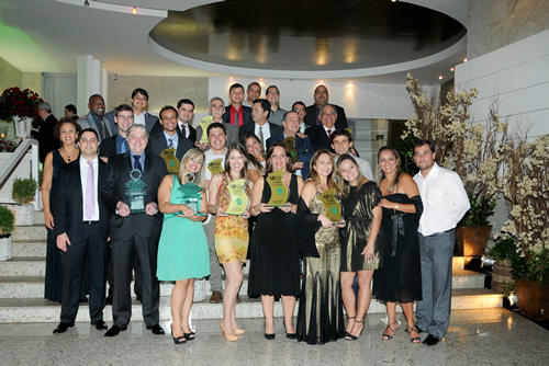 Equipes da OSS-HMTJ com seus troféus conquistados no 15o Top Quality Equipes da OSS-HMTJ com seus troféus conquistados no 15o Top Quality