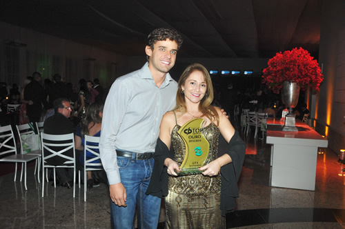 O diretor Dr. Thiago Moraes e a Coordenadora Médica Dra. Maria Cristina da UPA Jacarepaguá O diretor Dr. Thiago Moraes e a Coordenadora Médica Dra. Maria Cristina da UPA Jacarepaguá